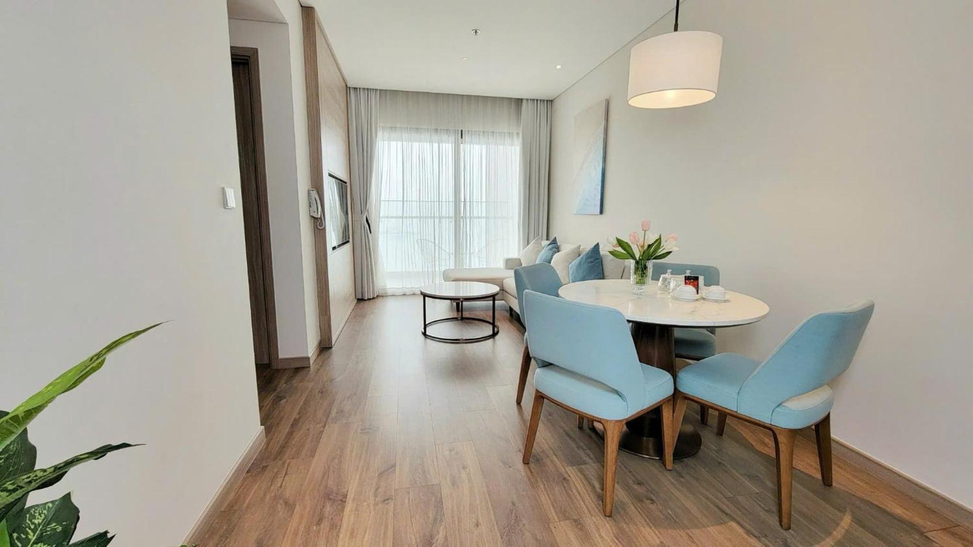 A La Carte Ha Long Apartment By The Beach Экстерьер фото