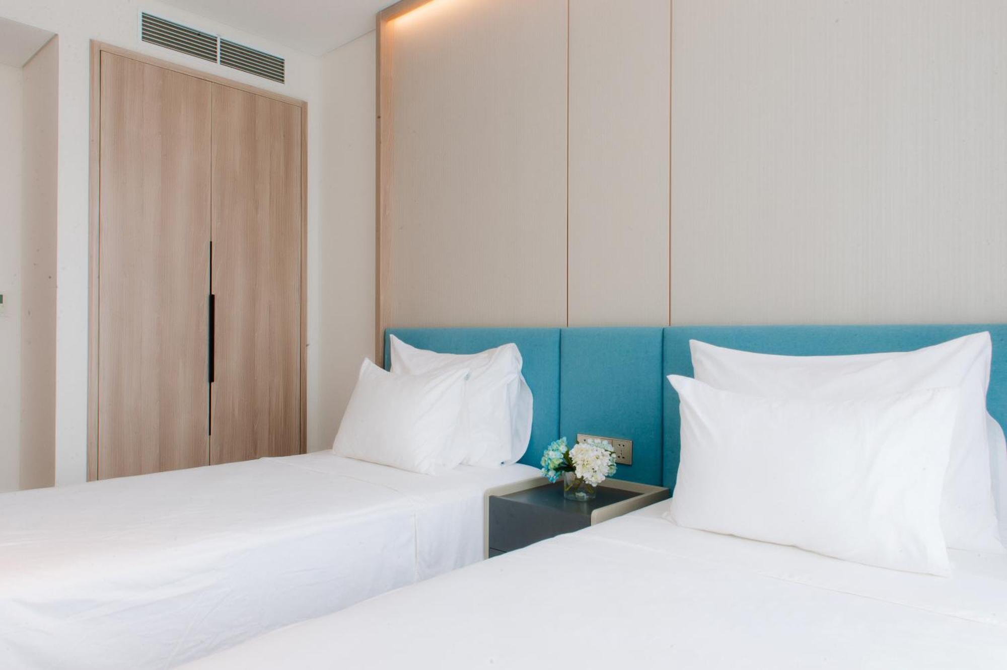 A La Carte Ha Long Apartment By The Beach Экстерьер фото