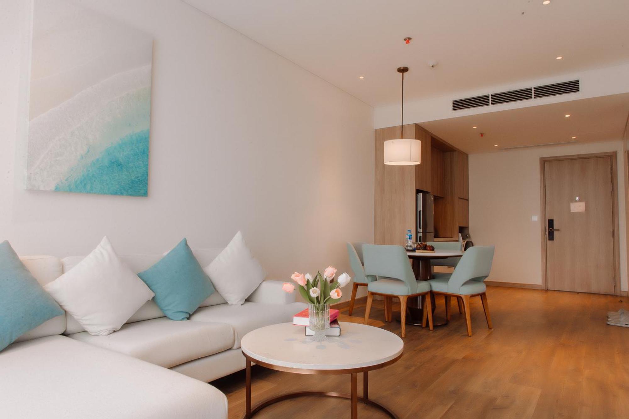 A La Carte Ha Long Apartment By The Beach Экстерьер фото