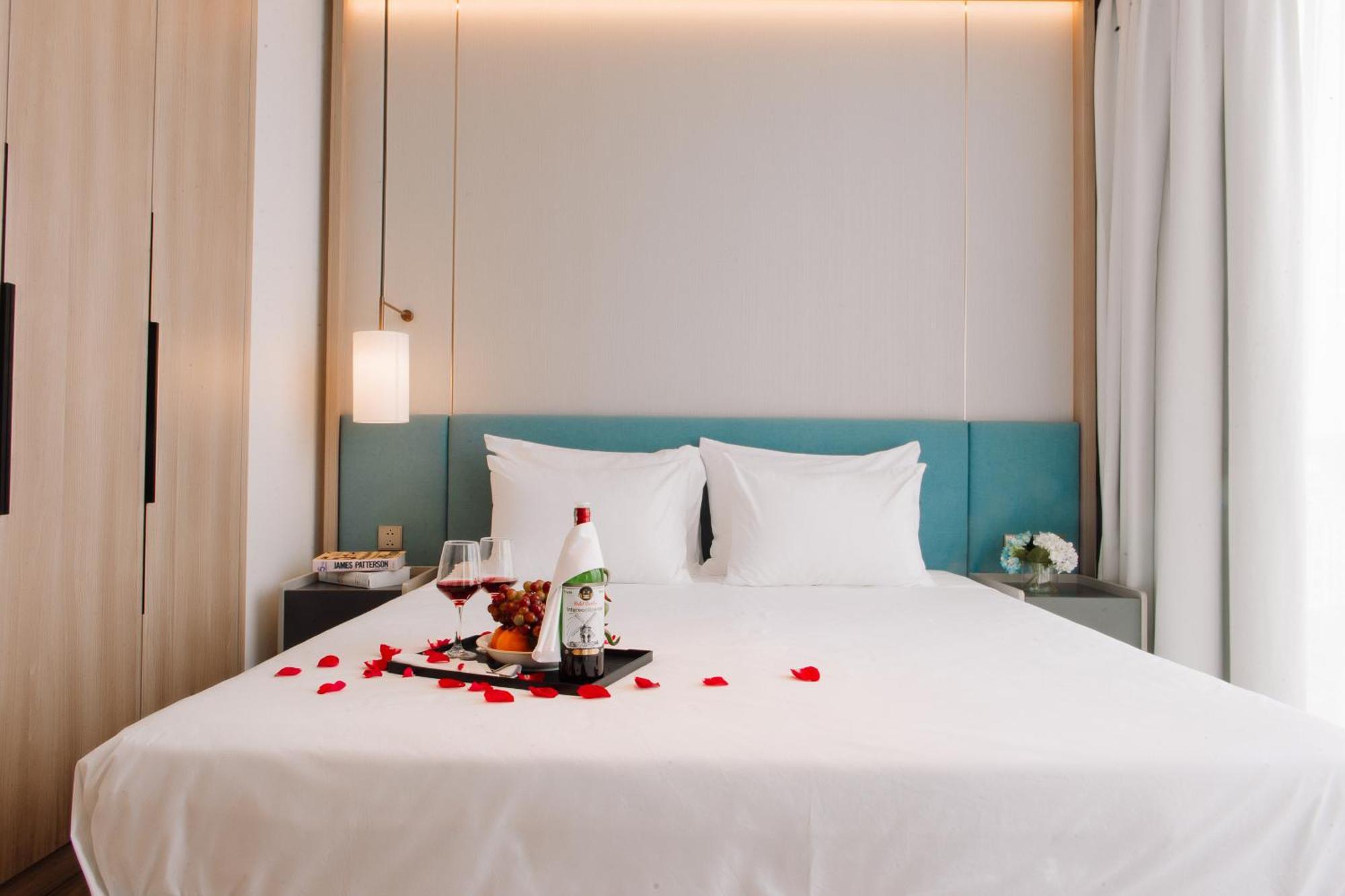 A La Carte Ha Long Apartment By The Beach Экстерьер фото