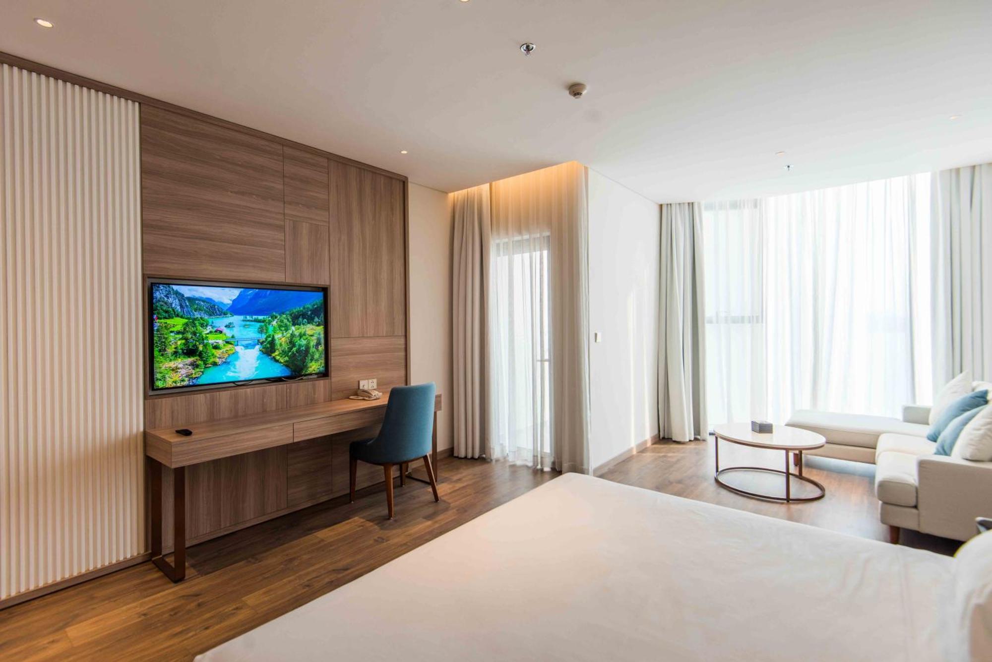 A La Carte Ha Long Apartment By The Beach Экстерьер фото
